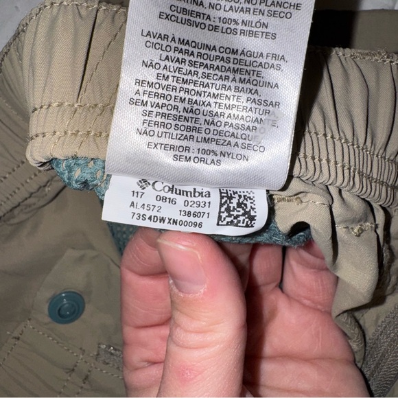 NWT - Columbia Women's Sandy River Cargo Shorts in Tusk - Picture 11 of 16